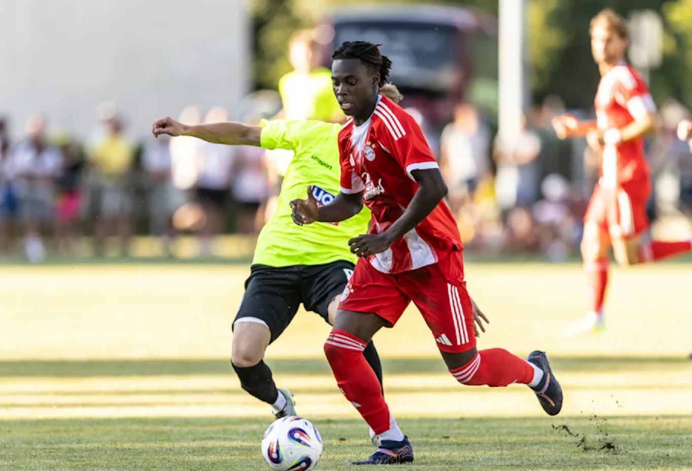 圖片報：頻繁出入夜生活場所，拜仁17歲小將被遣返回老東家