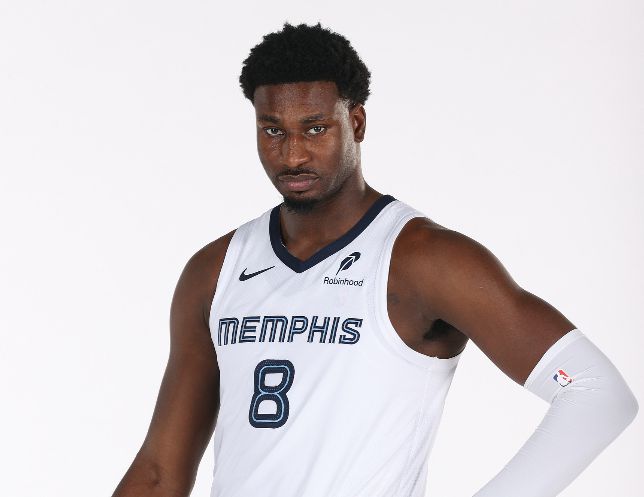 灰熊半場三分球23中4中，僅得46分跟隨位綠軍21分