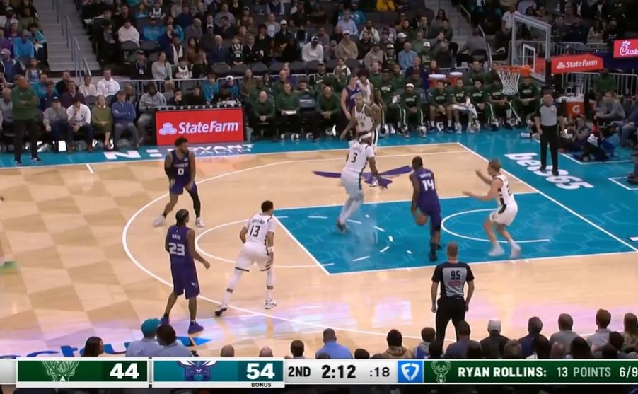 特納&羅林斯半場合計32分&其餘先發3人合計13中3