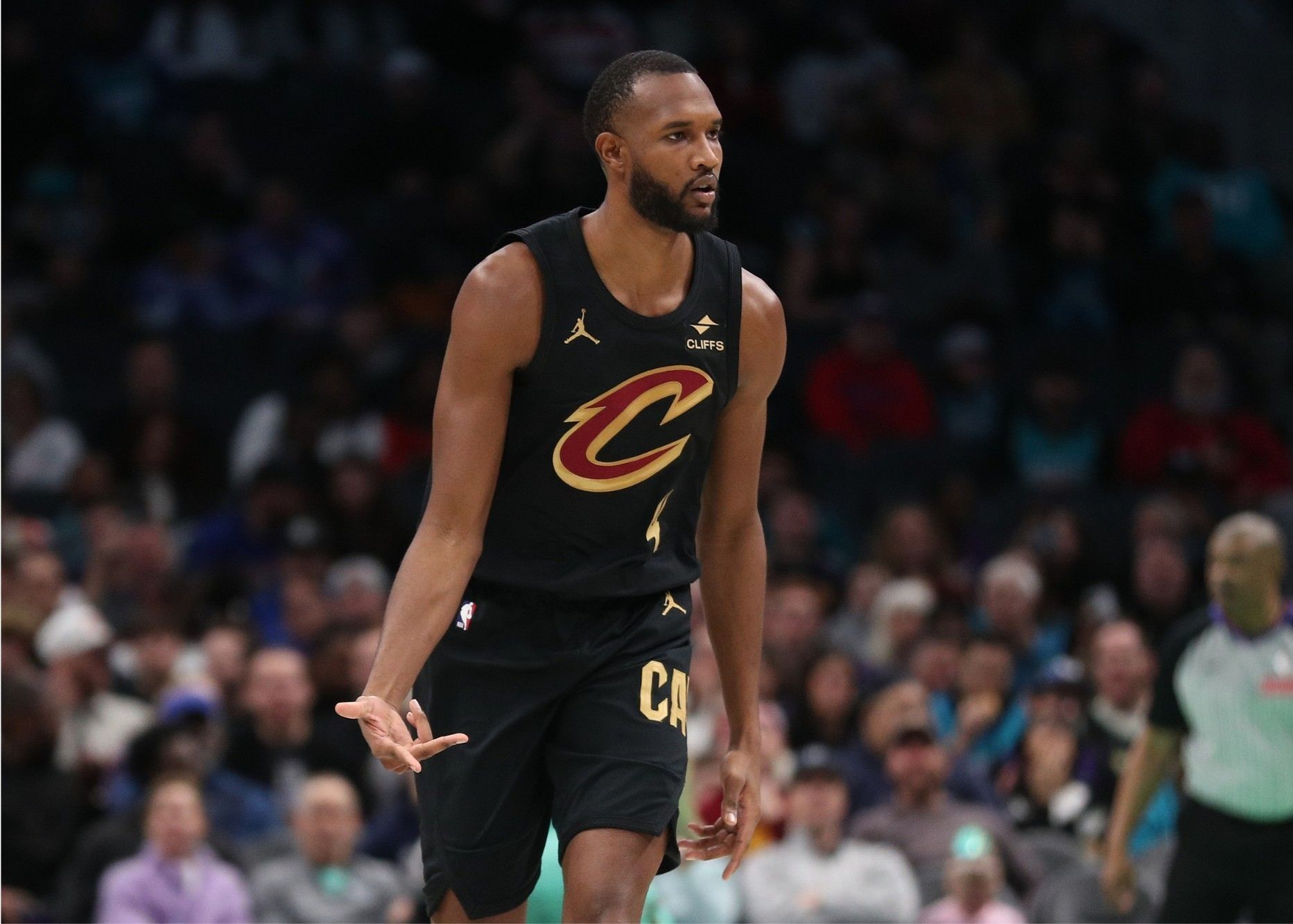 莫布利單場投進3+三分球且送出3+封蓋，騎士戰績6勝0負