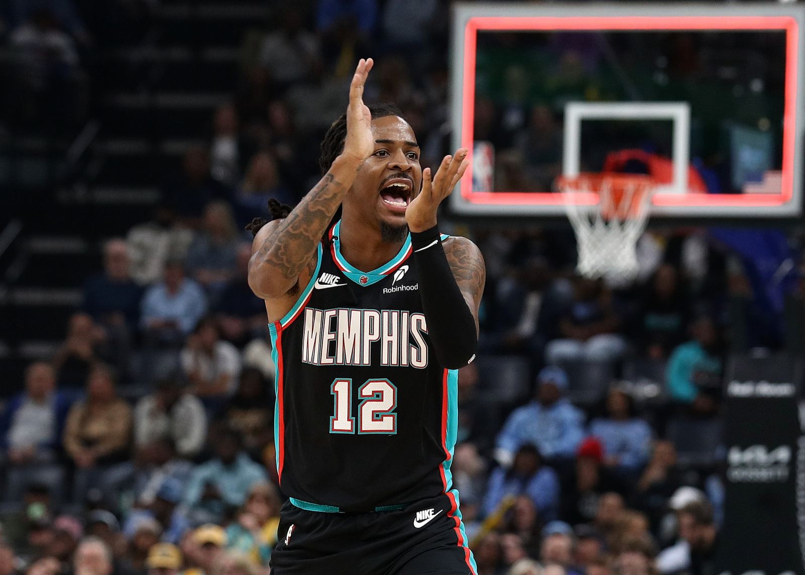 溜馬vs灰熊先發：莫蘭特大戰西亞卡姆，懷斯曼擔任先發五號位