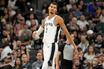 太可惜了！文班亞馬生涯第三次因為差1次封蓋錯失三雙