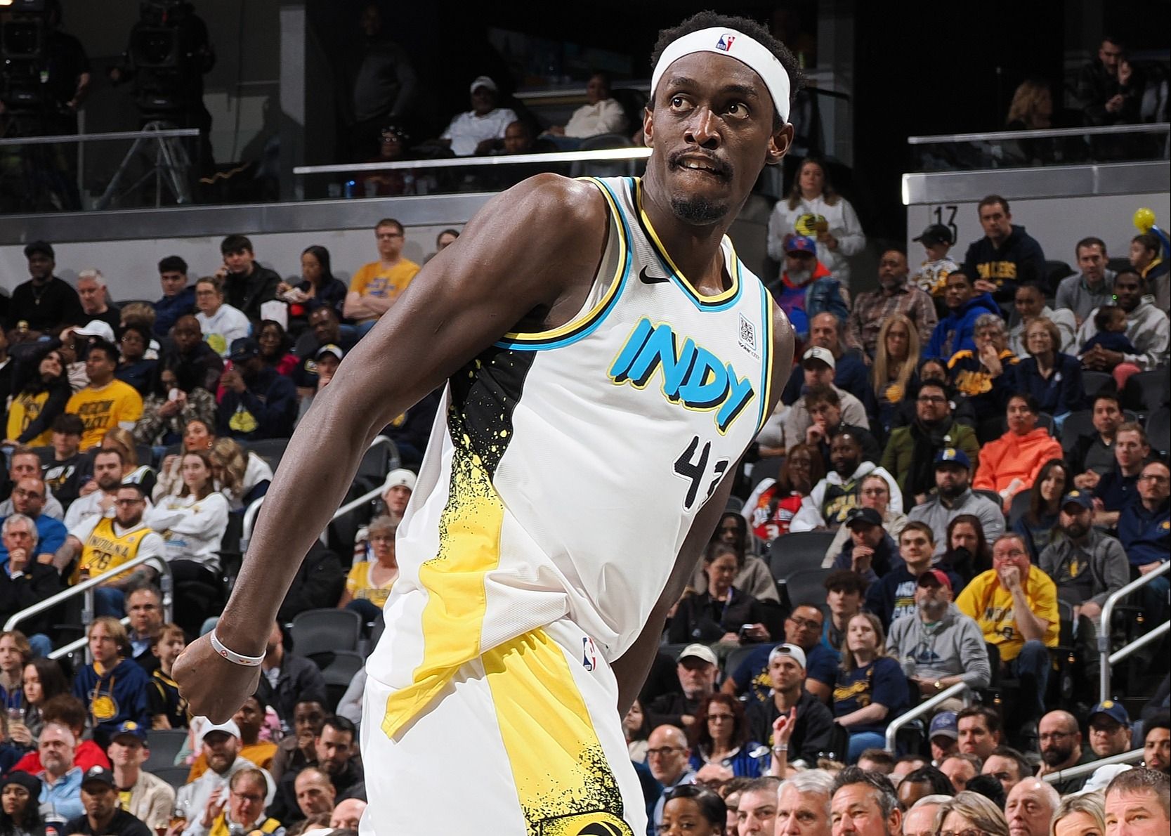 控球感欠佳但全能！西亞卡姆半場貢獻10分4搶籃板4助攻