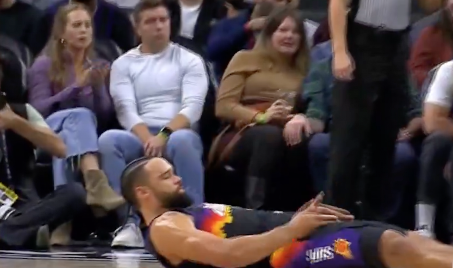 NBA官方：狄龍因做出不雅慶祝動作，被罰款25,000美元