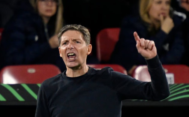 格拉斯納：我們運用身體優勢擊敗對手，前鋒跑位仍需提升