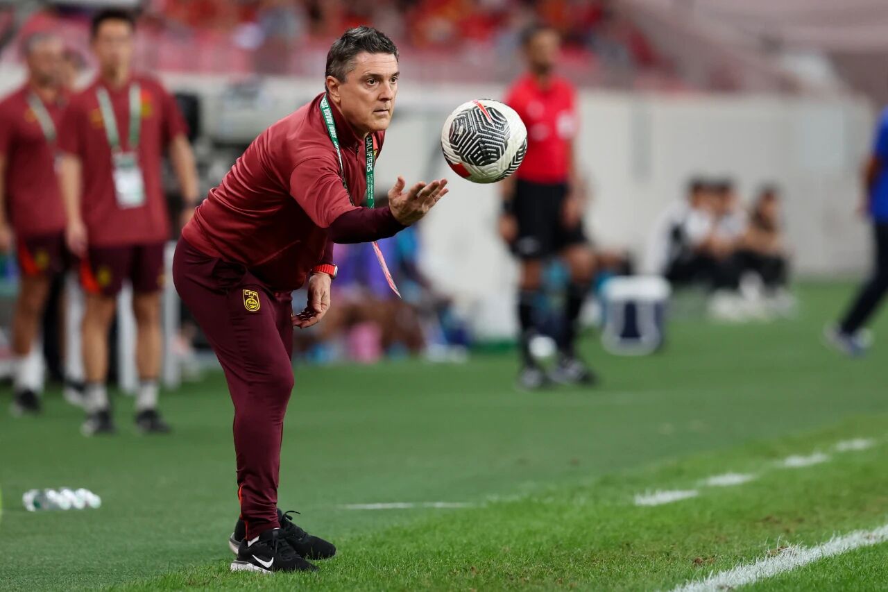 安東尼奧：下半場球隊體能出現問題；王釙棟告訴我他累得不行了