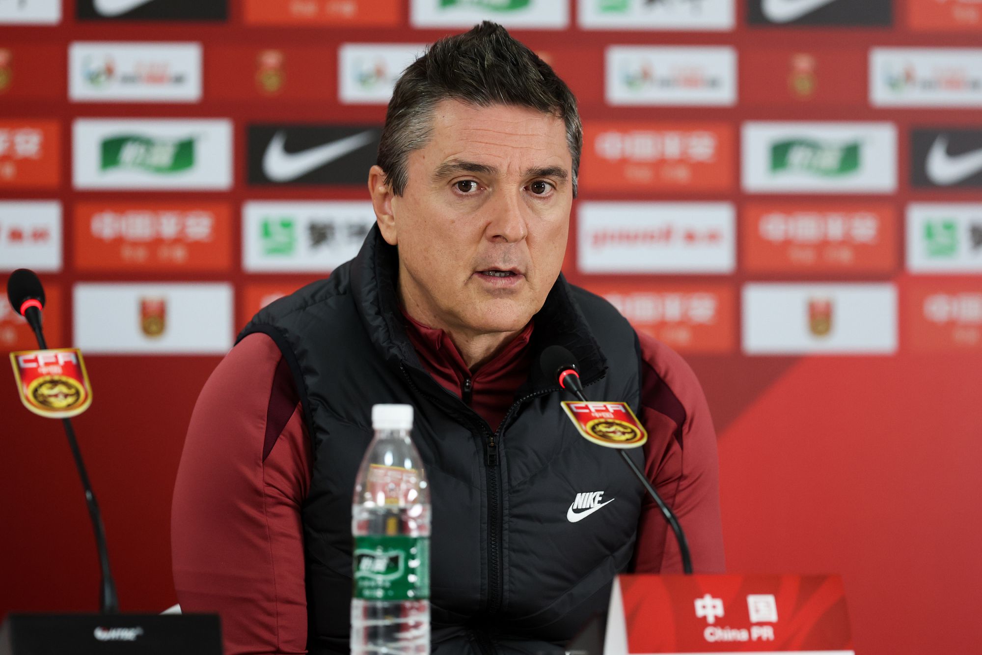 安東尼奧：發現拜合拉木時他還在踢中後衛；我讓球員遠離外在評論