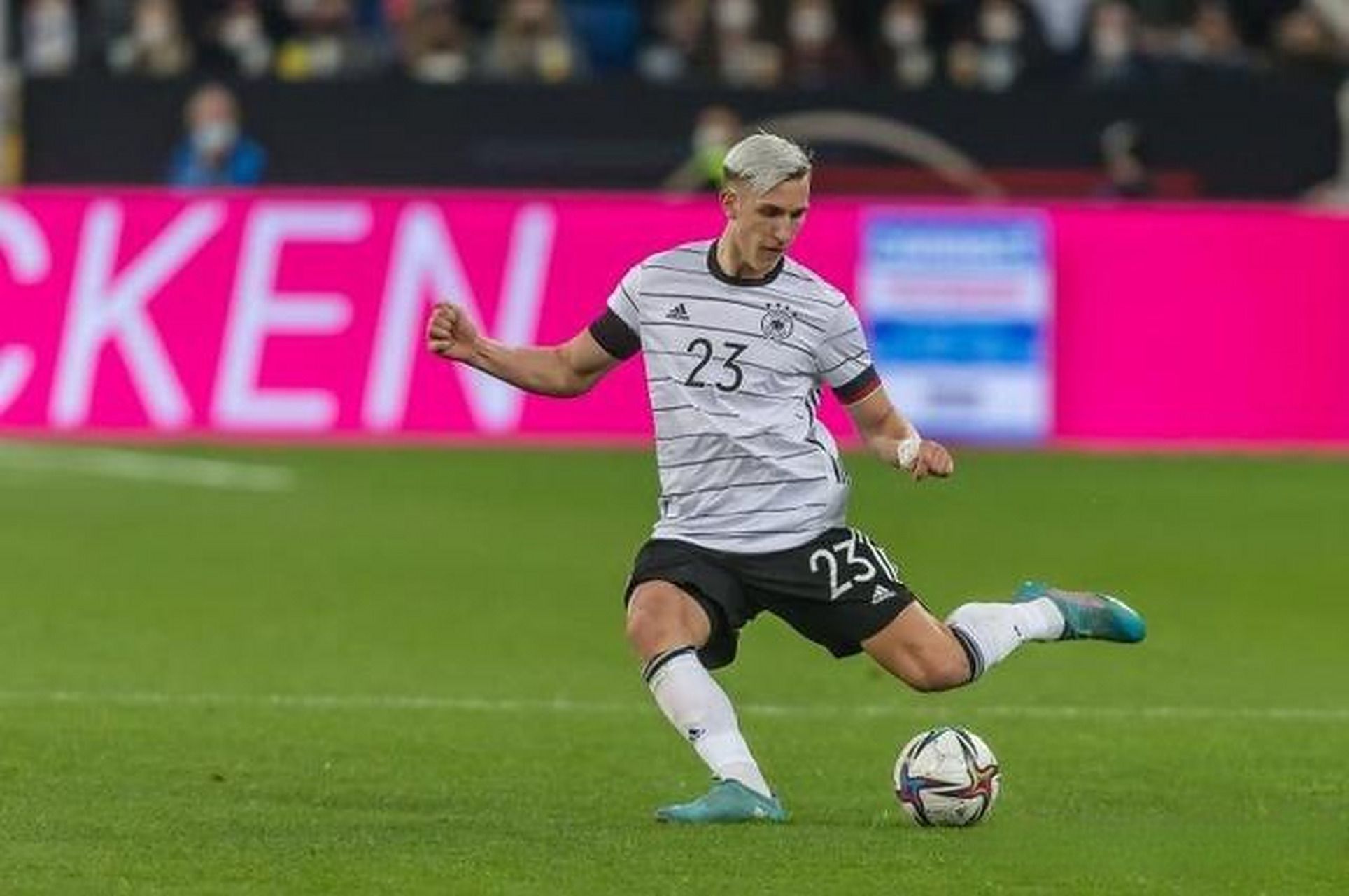 德天空：施洛特貝克有打陣斯洛伐克的期望，基米希則不樂觀