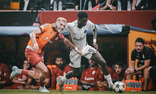 加拉塔薩雷 vs 年少男孩