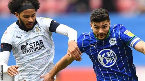 盧頓鎮 vs 維岡競技