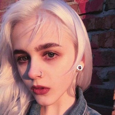 6686体育金牌作者Lilly