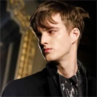 6686体育铁牌作者Ivor