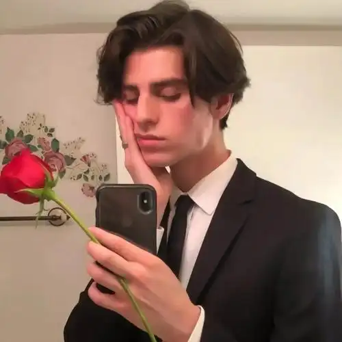 6686体育铁牌作者Winston