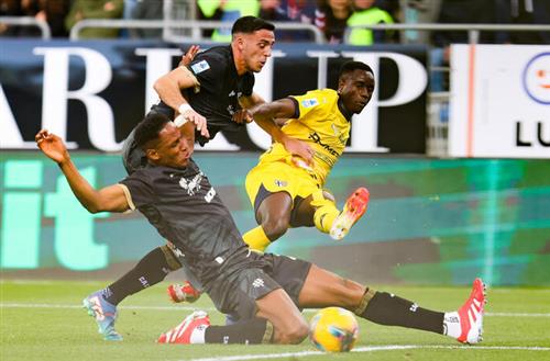 卡利亞裡 vs 帕爾馬