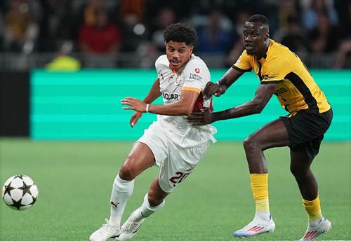 年少男孩 vs 加拉塔薩雷