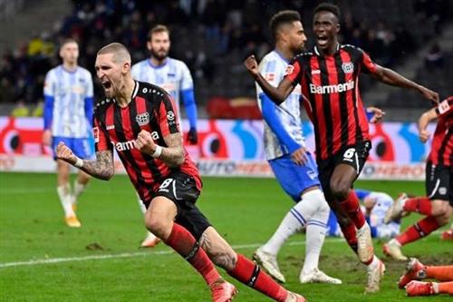 B. 勒沃庫森 vs 柏林赫塔