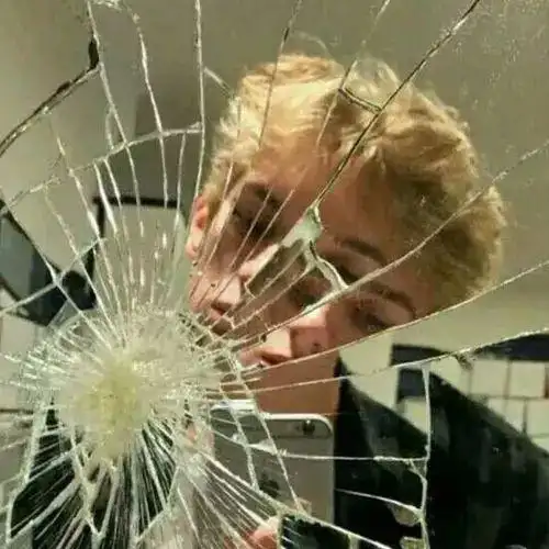 6686体育金牌作者Julian