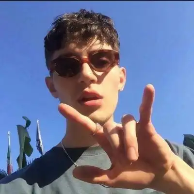 6686体育首席作者拉我入怀